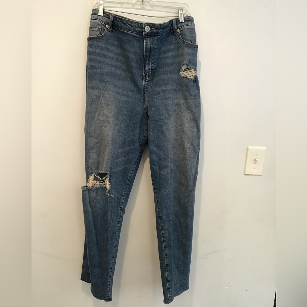 Eloquii straight leg distressed jeans, size 20.  Excellent condition!